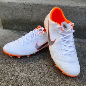 Nike Mercurial Vapor 12 Soccer Cleats (Size Mens 9.5)